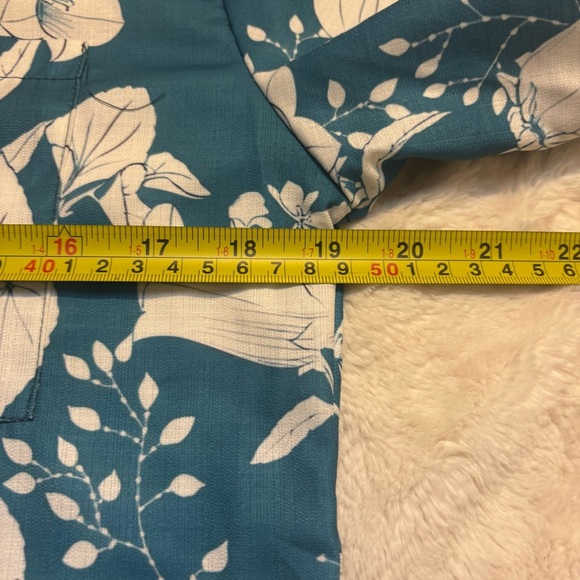 NEW Tropical Top Small Teal Blue Green White Beach Pattern Short Sleeves LiteWt - Picture 10 of 13